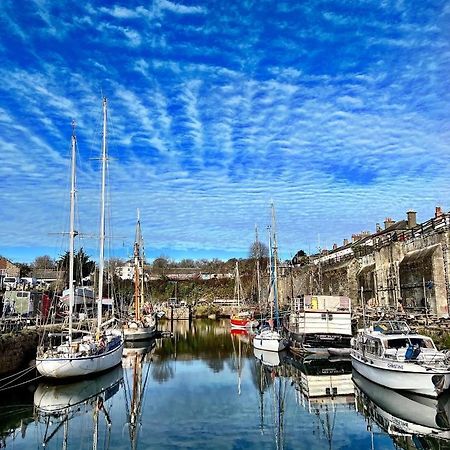 Stunning Yacht Sea Lion In Charlestown Harbour, Cornwall Hotel Екстериор снимка