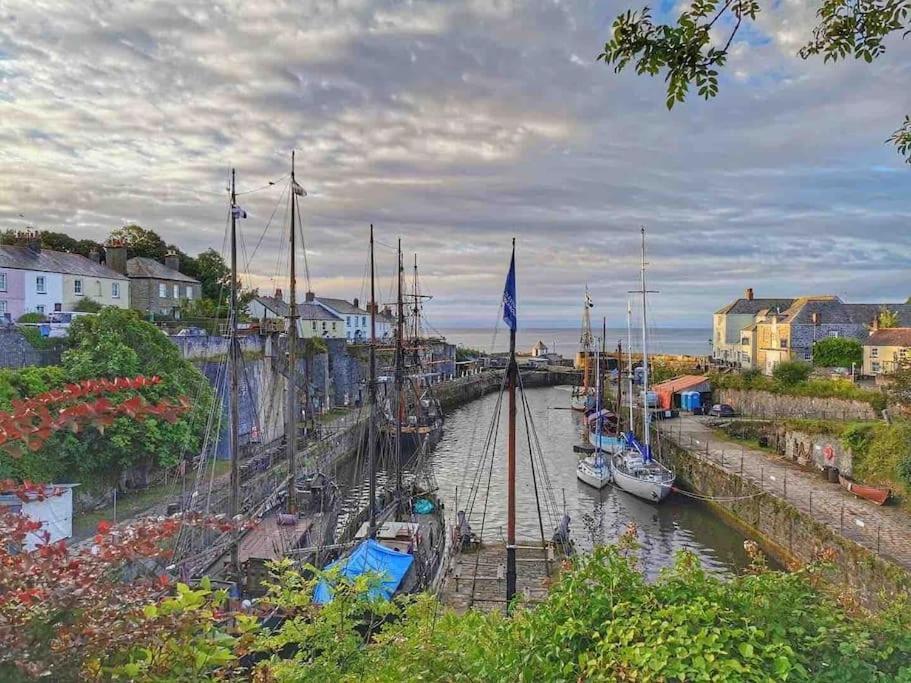 Stunning Yacht Sea Lion In Charlestown Harbour, Cornwall Hotel Екстериор снимка