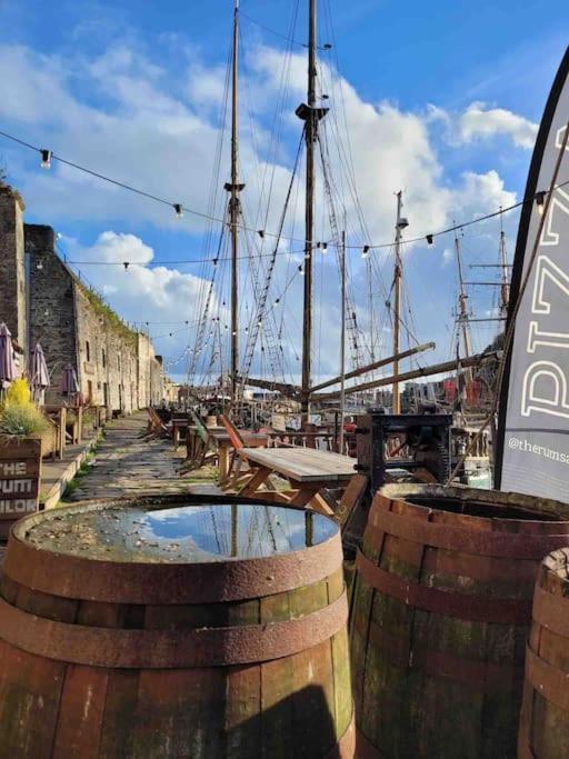 Stunning Yacht Sea Lion In Charlestown Harbour, Cornwall Hotel Екстериор снимка